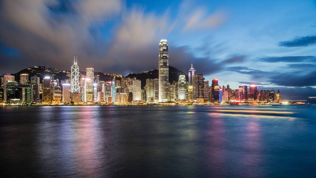 hongkong_149459550531_688.jpg
